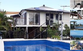 Maple Villa - The Beach House By The Bay